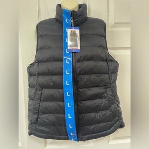 Ladies Puffer Vest- Warm Sleeveless Jacket brand new size Large black color